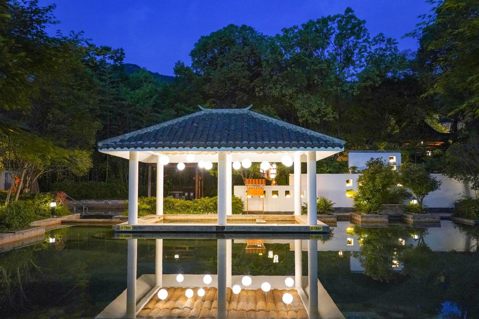 Holiday Inn Resort Chaohu Hot Spring By Ihg Hefei Exterior foto